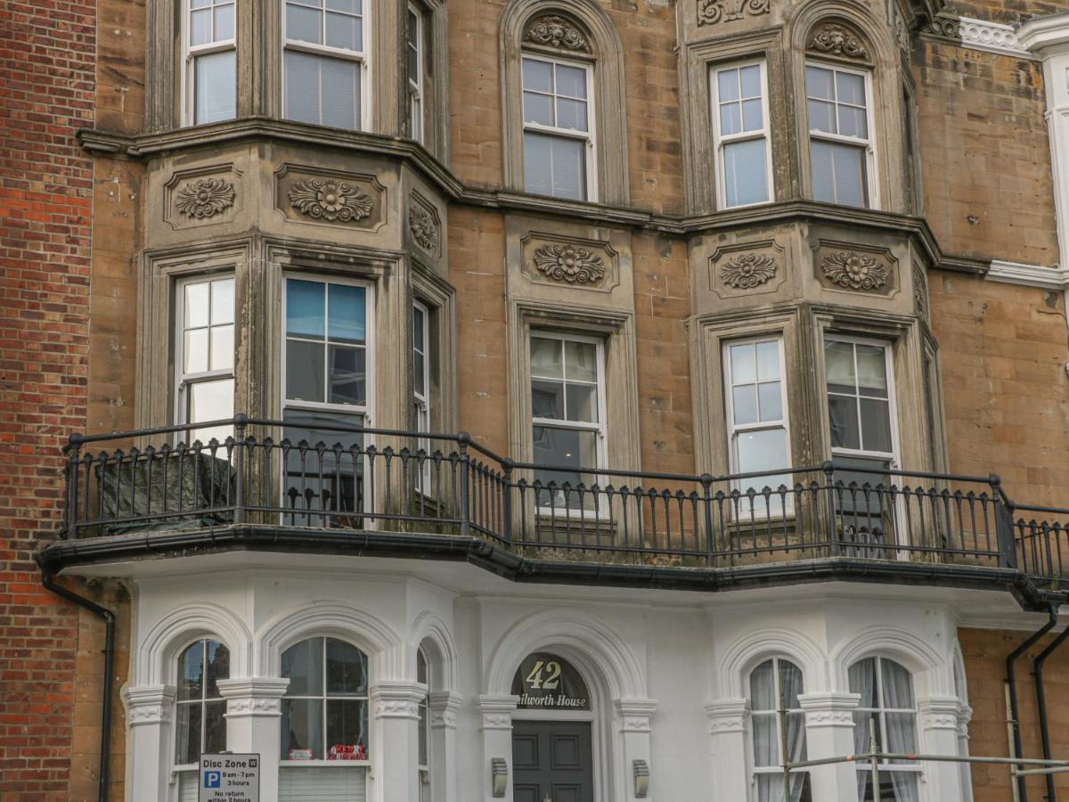 4 Apartment